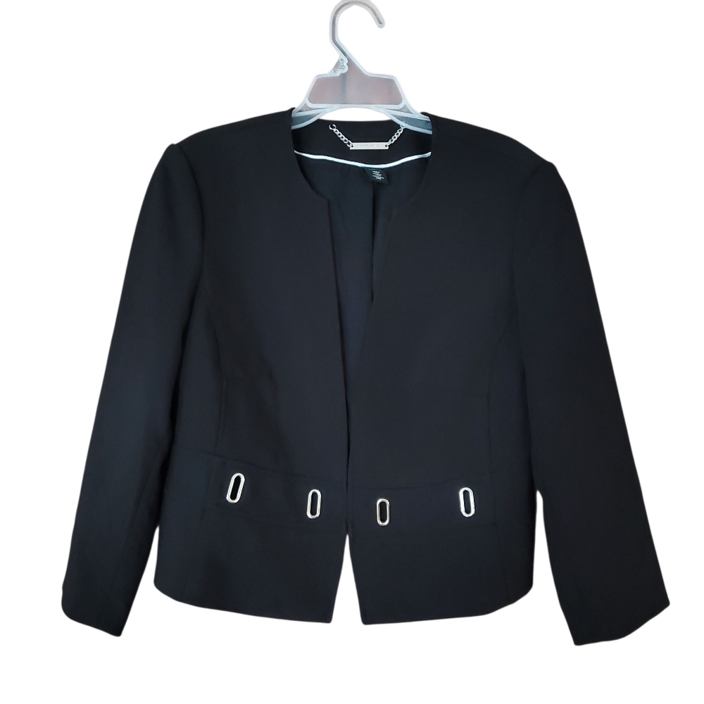 White House Black Market short/cropped classic black blazer front closure size 8